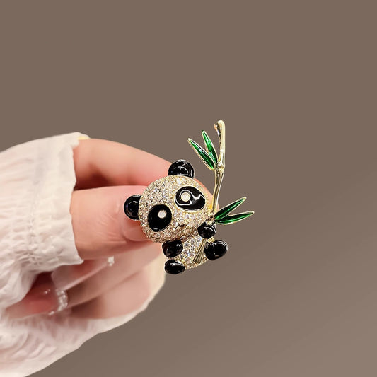 Broche de panda con bambú - Pin esmaltado bonito
