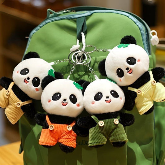Llavero de peluche de panda con overol